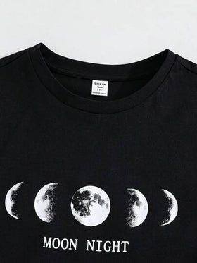 SHEIN قميص تي شيرت أسود بياقة طاقم مطبوع عليه رسم القمر، أكمام قصيرة، بطبعة كاملة، بدلة كاجوال مريحة وعصرية، من قماش ناعم، مناسب للارتداء اليومي، المنزل والمناسبات