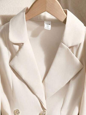 SHEIN جاكيت مناسبة للفتيات ذات قبة على شكل V وأزرار وطيات في الذيل، مريحة وأنيقة وعملية