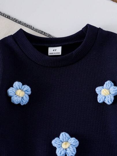 SHEIN Playful Pals طقم ملابس علوية أكمام طويلة مزينة بالأزهار الزرقاء مع بنطلون كاجوال واسع الساق 2 في 1 للفتيات الصغيرات، قطعتان