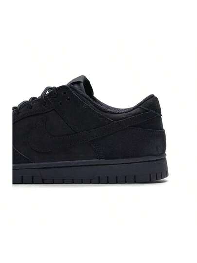 Nike حذاء رياضي كاجوال مريح للسفر والخارج من نايك دانك لو ريترو SE IB6651-001