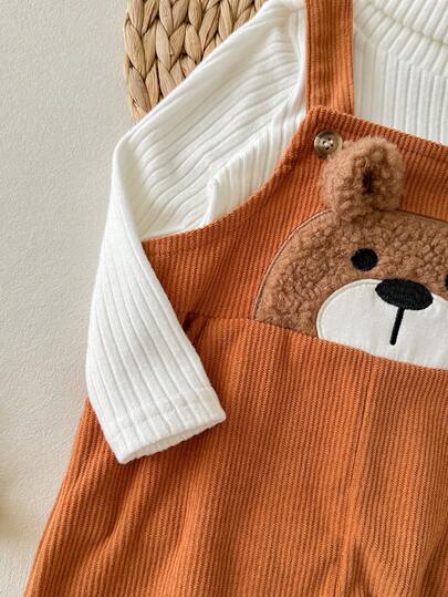 Cozy Pixies مجموعة من قطعتين للأولاد الرضع تتكون من ملابس علوية طويلة الأكمام بياقة عالية ذات لون أحادي ناعمة محبوكة وبنطال سالوبيت مطبوع عليه رسوم الدب الكرتوني، مبطنة بالحرارة سميكة للشتاء