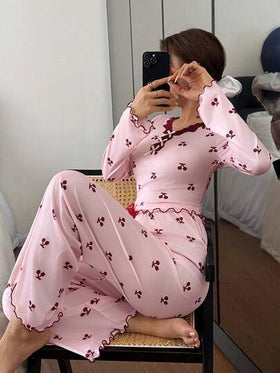 SHEIN طقم بيجامة بأكمام طويلة مزين بطبعة أزهار الكرز والدانتيل