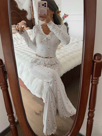 SHEIN طقم بيجامة نسائية مزين بألواح الدانتيل الزهري، ملابس شتوية