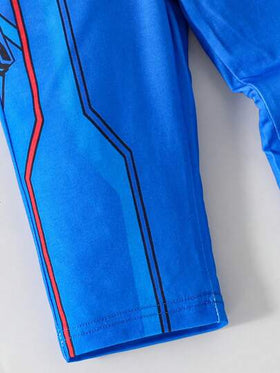SHEIN Perso Play طقم قميص بأكمام طويلة وبنطال مع رداء بطبعة الميكا الكرتونية للأولاد الرضع، مناسب للحفلات والتنكر والعطلات في فصل الخريف والشتاء، ملابس أطفال من عمر 12 شهر، ملابس تنكرية لتلبيس الأطفال وألعاب الأبطال الخارقين