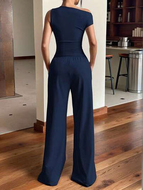 SHEIN EZwear طقم ملابس علوية وبنطلون لون كاجوال ذات تصميم غير متماثل للنساء