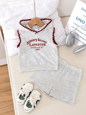 SHEIN مجموعة قميص هودي بأكمام قصيرة مطبوع عليه حروف وشورت ذو خصر مطاطي مناسبة للأطفال من عمر 0-3 سنوات، مناسبة لجميع المواسم، للمدرسة، الاستخدام اليومي المنزلي والخارجي، مقاس للأولاد من عمر 3-24 شهر