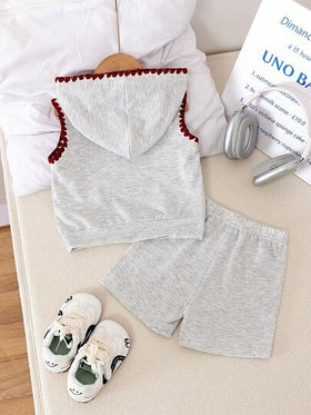 SHEIN مجموعة قميص هودي بأكمام قصيرة مطبوع عليه حروف وشورت ذو خصر مطاطي مناسبة للأطفال من عمر 0-3 سنوات، مناسبة لجميع المواسم، للمدرسة، الاستخدام اليومي المنزلي والخارجي، مقاس للأولاد من عمر 3-24 شهر