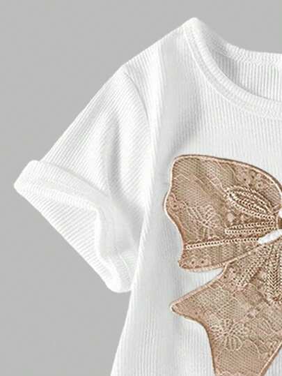 SHEIN ChillGRL مجموعة بنطلون وتي شيرت كاجوال للبنات المراهقات، تي شيرت بياقة مستديرة وأكمام قصيرة مطرز بنقشة الفراشة، وبنطلون كارجو، طقم أزياء عصري للربيع/الصيف، قطعتان