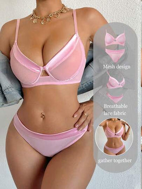 SHEIN طقم ملابس داخلية نسائية بتصميم حمالة رفيعة ذات لون واحد وتصميم نحت الصدر، لطيف وأنيق