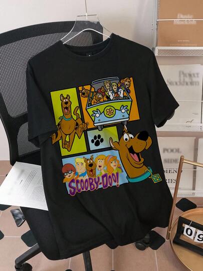 SCOOBY-DOO X SHEIN قميص تي شيرت كاجوال للرجال بطبعة كلب كرتوني وياقة مستديرة وأكمام قصيرة، صيفي