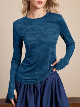 SHEIN Cheerettes تي شيرت رياضي نسائي بأكمام طويلة و طبعة كاموفلاج وظهر مفتوح مثقوب
