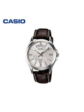 Casio ساعة كاسيو كلاسيكية للرجال، سوار جلد بني وقرص أبيض، تصميم رفيع 8.9 مم، حالة مطلية بالأيون، ساعة عمل كاجوال MTP-1381L-7A