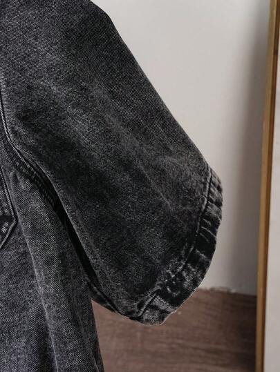 Manfinity Joysei قميص جينز كاجوال بجيب لرجال، أكمام قصيرة، بقصة فردية عادية للصيف