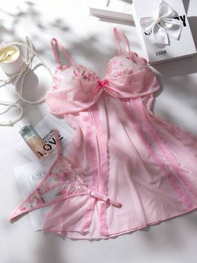 SHEIN مجموعة قميص نوم نسائي مزين بطبعة زهرية مطرزة وشبك وفيونكة، مثير