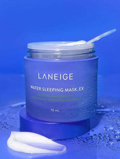 Laneige قناع النوم المائي من لانيج 70 مل - يوفر ترطيبًا طوال الليل، يقفل الرطوبة، يعزز إشراق البشرة، ينعم ملمس البشرة، يهدئ ويصلح، يوازن الزيت والماء. يشكل طبقة مترطبة مستمرة طوال الليل. ملمس جيلي أزرق فاتح، منعش وغير لزج، مناسب لجميع أنواع البشرة. 70 مل/