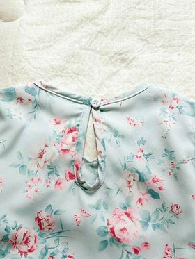 SHEIN فستان أزرق طويل الأكمام بطبعات زهور صغيرة للبنات، تصميم مكشكش أنيق مناسب للارتداء اليومي، للربيع/الخريف