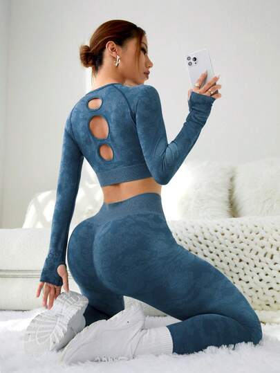 Easithlete بدلة رياضية للنساء تتكون من تي شيرت بأكمام طويلة وظهر مفتوح بطبعة كاموفلاج وسروال ضيق بخصر عالي