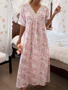 SHEIN فستان نوم نسائي رومانسي بطبعة زهور مع رقبة على شكل V وأكمام قصيرة، بتصميم رقعي من الدانتيل