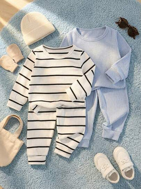 SHEIN طقم تي شيرت بأكمام طويلة وبنطلون كاجوال للأطفال الصبيان، خريفي
