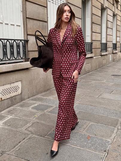 SHEIN PariChic بدلة نسائية أنيقة عتيقة بنقاط بنية - بليزر نحيف ذو زر واحد بنسيج عالي الجودة وبنطال متدلٍ ، قطعتان متناسقتان للتنقل والحفلات الفاخرة