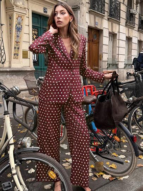 SHEIN PariChic بدلة نسائية أنيقة عتيقة بنقاط بنية - بليزر نحيف ذو زر واحد بنسيج عالي الجودة وبنطال متدلٍ ، قطعتان متناسقتان للتنقل والحفلات الفاخرة