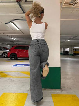 Jeta Ari سراويل جينز نسائية ذات خصر منخفض وتصميم الخط المستقيم للساق