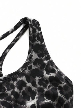 SHEIN ملابس نشطة مريحة للفتيات المراهقات، بتصميم ملائم وبسيط، ذات ياقة عالية ظهر مكشوف، بطبعة جلد النمر، مناسبة للرياضة والجري والياقة البدنية