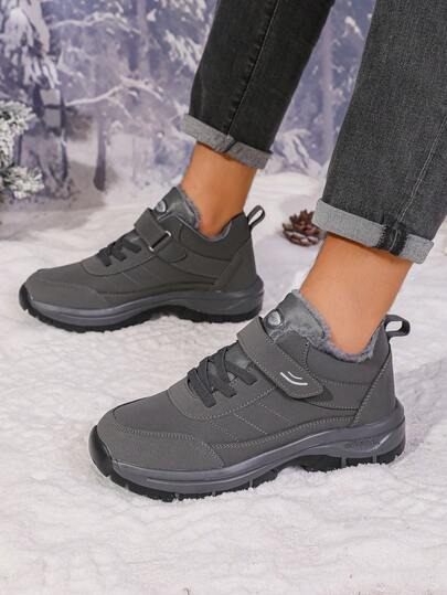 بوت رياضية للرجال عالية الكاحل من جلد PVC اصطناعي بلون أحادي للاستخدام اليومي والخارجي، مزودة بإبزيم وحلقة، مقاومة للانزلاق، بطانة فرو سميكة عازلة للحرارة مناسبة للخريف والشتاء