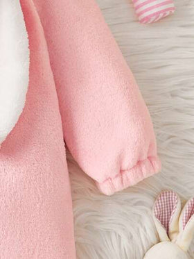 SHEIN Perso Play جمبسوت قطيفة كرتونية مزودة بقبعة للرضع، بتصميم حلو بأكمام طويلة للأطفال الرضع، بتصميم الحمار، مناسبة للخريف والشتاء