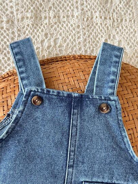 SHEIN ملابس علوية بياقة طاقم بأكمام طويلة مخطط + بنطلون جينز أزرق مغسول بياقة للأطفال الصبية، مناسب للخروجات العادية في الربيع والخريف، قطعتان