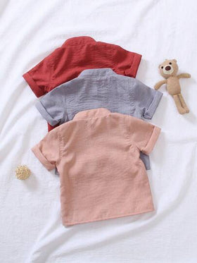 SHEIN Vintaside Kids 3 قطع/مجموعة ملابس علوية أطفال ولادي بلون أحادي بأزرار نصفية، كاجوال مريحة وناعمة بأكمام قصيرة، مناسبة للاستخدام اليومي والسفر والحفلات في الربيع أو الصيف