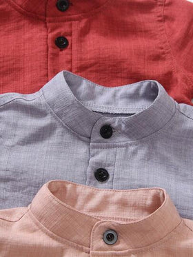SHEIN Vintaside Kids 3 قطع/مجموعة ملابس علوية أطفال ولادي بلون أحادي بأزرار نصفية، كاجوال مريحة وناعمة بأكمام قصيرة، مناسبة للاستخدام اليومي والسفر والحفلات في الربيع أو الصيف