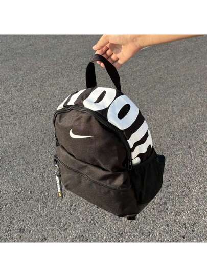 Nike حقيبة ظهر نايكي برازيليا ميني للأطفال بسحاب وطبعة شعار - BA5559-013