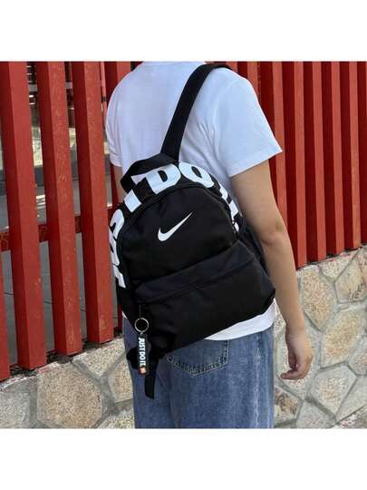 Nike حقيبة ظهر نايكي برازيليا ميني للأطفال بسحاب وطبعة شعار - BA5559-013