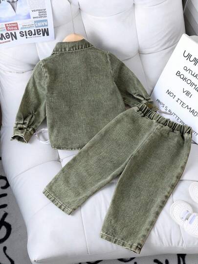 SHEIN قميص أزرق مغسول بأسلوب شارع عصري مع بنطلون للأطفال الرضع (الأولاد)، ربيع/خريف