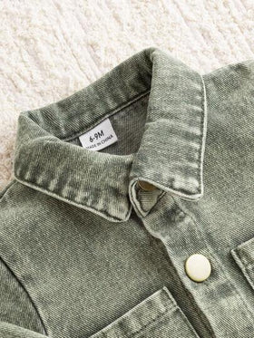 SHEIN قميص أزرق مغسول بأسلوب شارع عصري مع بنطلون للأطفال الرضع (الأولاد)، ربيع/خريف