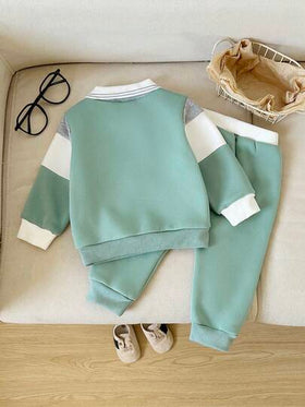SHEIN Playful Pals طقم بلوزة بولو مطرزة بحرف وبنطلون رياضي للأطفال الرضع، طراز بريبي، جميل وأنيق، مناسب للأطفال في فصلي الخريف والشتاء للخروجات والتصوير الفوتوغرافي والحفلات وما إلى ذلك