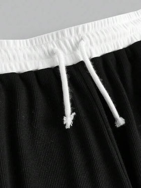 SHEIN Girlism مجموعة قميص أساسي مطرز بفيونكة أبيض وأسود مع بنطلون فضفاض بجيوب للفتيات المراهقات، ملابس رياضية كاجوال وشيك للشارع، ملابس رياضية مريحة للخروج والمدرسة والرياضات مثل كرة القدم