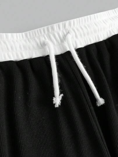 SHEIN Girlism مجموعة قميص أساسي مطرز بفيونكة أبيض وأسود مع بنطلون فضفاض بجيوب للفتيات المراهقات، ملابس رياضية كاجوال وشيك للشارع، ملابس رياضية مريحة للخروج والمدرسة والرياضات مثل كرة القدم
