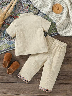 SHEIN رمضان مجموعة قميص أكمام قصيرة طوق ماندرين وبنطلون مطابق للأطفال الرضع الجنسين، لون بيج