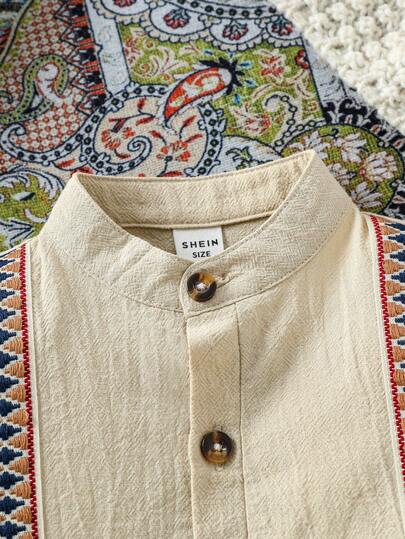 SHEIN رمضان مجموعة قميص أكمام قصيرة طوق ماندرين وبنطلون مطابق للأطفال الرضع الجنسين، لون بيج
