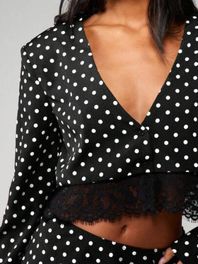 MISSGUIDED مجموعة قطعتين منسقة مع نقاط البولكا وتشطيب من الدانتيل، توب أمامي بأزرار وتنورة ماكسي خصر عالي