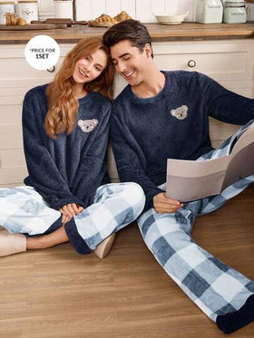 CoupledUp بيجامة رجالية مريحة وسميكة بتصميم فضفاض وطبعة كوالا مطرزة وشكل مربعات