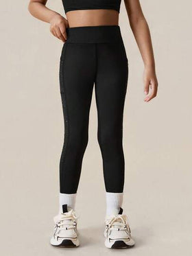 SHEIN سروال ضيق بطبعة سماء نجمية لفتيات صغيرات، بنطلون يوغا مرن عالي مع جيوب، جوارب كلاسيكية متعددة الاستخدامات للرياضات الخارجية والجري والدراجات والتنزه، باللونين الأسود والبنفسجي الفاتح