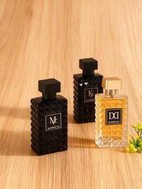 مكونات طبيعية عالية الجودة، عطر فاخر، نضارة طبيعية، رائحة طويلة الأمد، ارتباط عاطفي، كولونيا، أنيقة وطبيعية، مليئة بالجاذبية. مناسبة للمواعيد والسفر والمكتب والتواصل والتجمعات والمنزل والعطلات والخروجات والمفاوضات التجارية وعيد الميلاد والمناسبات الأخرى.