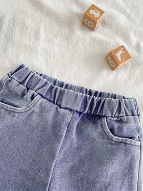 SHEIN Vintaside Kids مجموعة ملابس علوية كاجوال قصير الأكمام مع طوق للأطفال الصغار مقترنة مع بنطلون جينز مغسول عصري، مناسبة للارتداء اليومي، التخييم العائلي، الطعام أو التسوق