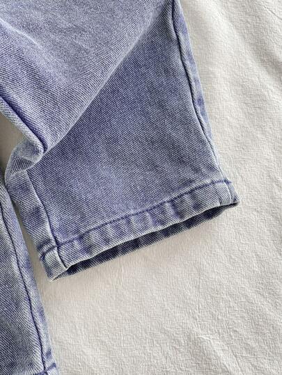 SHEIN Vintaside Kids مجموعة ملابس علوية كاجوال قصير الأكمام مع طوق للأطفال الصغار مقترنة مع بنطلون جينز مغسول عصري، مناسبة للارتداء اليومي، التخييم العائلي، الطعام أو التسوق