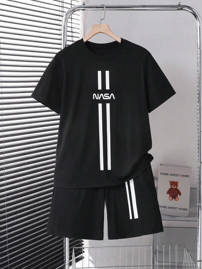 SHEIN Vacaura مجموعة ملابس علوية وشورت قصير الأكمام بياقة طاقم للمراهقين الذكور، إطلالة رياضية وجذابة للصيف، 2 قطعة