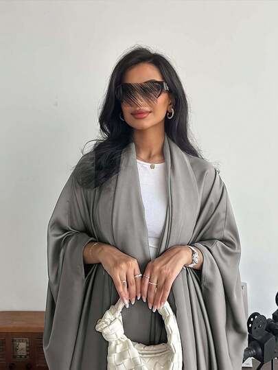 عباءة فضفاضة بلون أحادي على الطراز الشرق أوسطي مع أكمام خفاش وطرحة، عباءة