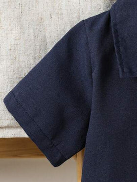 SHEIN Vintaside Kids مجموعة قميص كم قصير وشورت للأطفال الصغار، مناسبة للارتداء اليومي والعودة إلى المدرسة في فصل الخريف/الشتاء، قطعتان